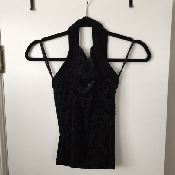 Suzanne's Halter Top - Picture 4 of 7